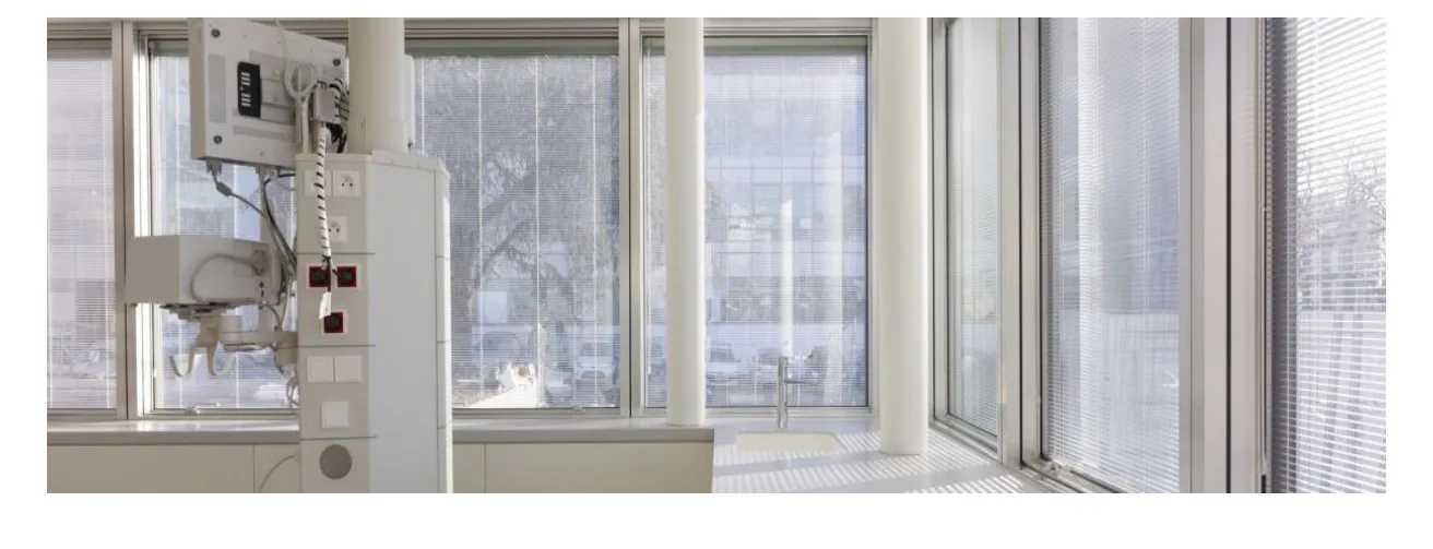 Sistema ScreenLine instalado em ambiente hospitalar real